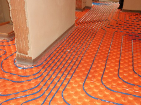 PODLAHOVÉ TOPENÍ POKOJ, PRAHA 9 JAHODNICE